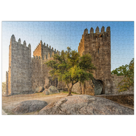 Darstellung des Puzzle Motivs romanische Festungsanlage in Guimarães am Abend - Puzzleteile: 500