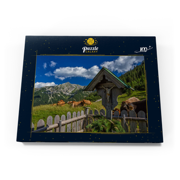 Kreuz an der Fischbachalm (1402m) gegen Soierngruppe, Oberbayern 100 Puzzle Schachtel Ansicht3