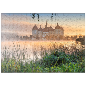 Darstellung des Puzzle Motivs Morgenstimmung am Schlossteich mit dem Barockschloss nahe Dresden - Puzzleteile: 200