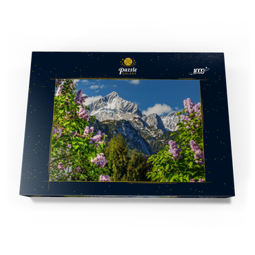 Alpspitze (2628m) mit blühendem Flieder, Garmisch-Partenkirchen, Oberbayern, Bayern, Deutschland 1000 Puzzle Schachtel Ansicht3