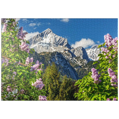 puzzleplate Alpspitze (2628m) mit blühendem Flieder, Garmisch-Partenkirchen, Oberbayern, Bayern, Deutschland 1000 Puzzle