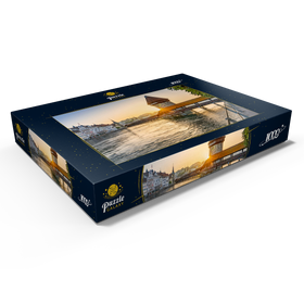 Alternative Darstellung des Puzzle-Motivs Kapellbrücke über die Reuss mit Wasserturm im Sonnenaufgang, Luzern, Schweiz – Puzzleteile: 1000