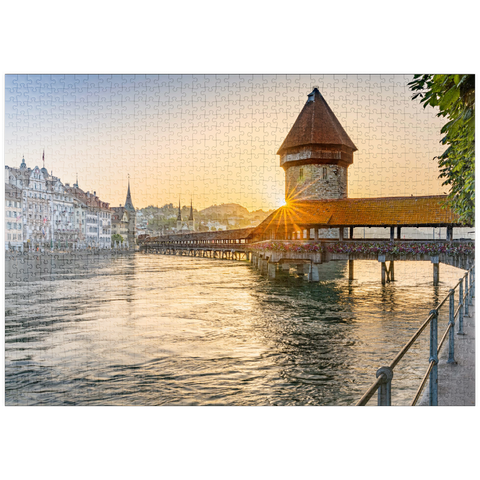 puzzleplate Kapellbrücke über die Reuss mit Wasserturm im Sonnenaufgang, Luzern, Kanton Luzern, Schweiz 1000 Puzzle