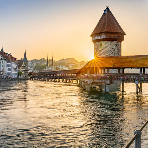 Kapellbrücke über die Reuss mit Wasserturm im Sonnenaufgang, Luzern, Kanton Luzern, Schweiz 200 Puzzle 3D Modell