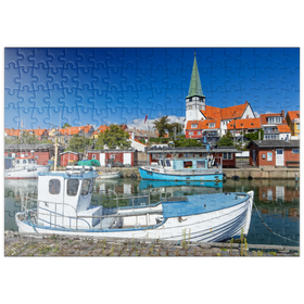 Darstellung des Puzzle Motivs Fischerhafen mit der Sankt Nikolai Kirke - Puzzleteile: 200