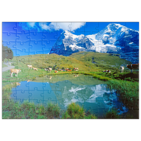 Darstellung des Puzzle Motivs Kühe am Weiher gegen Eiger-Nordwand (3970m) und Mönch (4107m) - Puzzleteile: 100