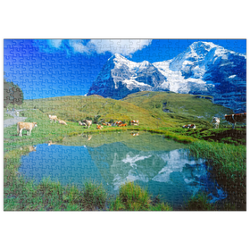 Darstellung des Puzzle Motivs Kühe am Weiher gegen Eiger-Nordwand (3970m) und Mönch (4107m) - Puzzleteile: 500
