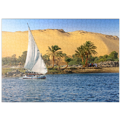 puzzleplate Feluke auf dem Nil gegen die Berge der Libyschen Wüste, Assuan, Ägypten 500 Puzzle