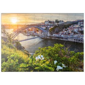 Darstellung des Puzzle Motivs Blick über den Fluss Douro zur Altstadt Ribeira von Porto - Puzzleteile: 100