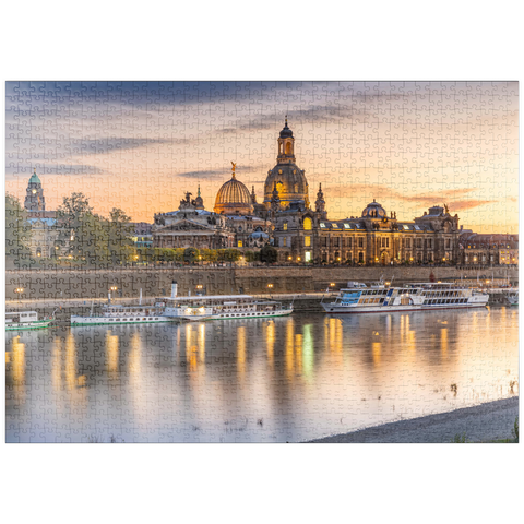puzzleplate Brühlsche Terrasse an der Elbe mit der Frauenkirche und der Hochschule für Bildende Künste bei Sonnenuntergang 1000 Puzzle