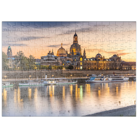 puzzleplate Brühlsche Terrasse an der Elbe mit der Frauenkirche und der Hochschule für Bildende Künste bei Sonnenuntergang 200 Puzzle