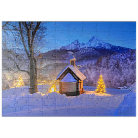 Darstellung des Puzzle Motivs Kirchleitnkapelle am Weinfeld mit Watzmann (2713m) und Weihnachtsbaum - Puzzleteile: 100