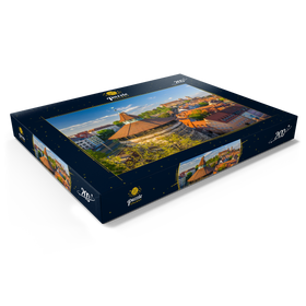 Darstellung des Puzzle Motivs Neutorturm an der Stadtbefestigung mit der Kaiserburg in Nürnberg - Puzzleteile: 200