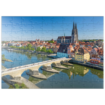 puzzleplate Steinerne Brücke über die Donau mit der Altstadt und dem Regensburger Dom St. Peter 100 Puzzle