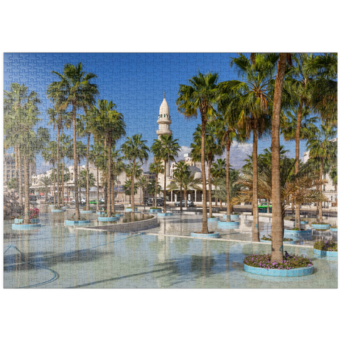 puzzleplate Brunnen mit Palmen auf dem Princess Haya Circle, Aqaba, Golf von Aqaba, Jordanien 1000 Puzzle