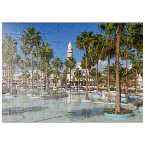 puzzleplate Brunnen mit Palmen auf dem Princess Haya Circle, Aqaba, Golf von Aqaba, Jordanien 100 Puzzle