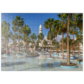 Darstellung des Puzzle-Motivs Brunnen mit Palmen auf dem Princess Haya Circle, Aqaba, Golf von Aqaba, Jordanien – Puzzleteile: 200