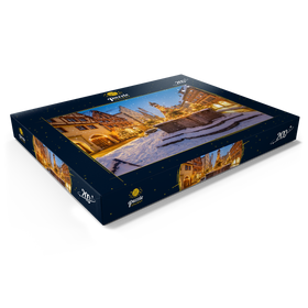 Darstellung des Puzzle Motivs Weihnachtlich geschmückter Brunnen in der Herrngasse, Rothenburg ob der Tauber - Puzzleteile: 200