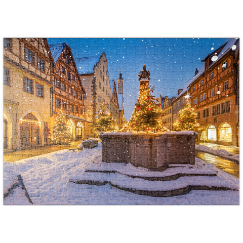 puzzleplate Weihnachtlich geschmückter Brunnen in der Herrngasse, Rothenburg ob der Tauber 500 Puzzle