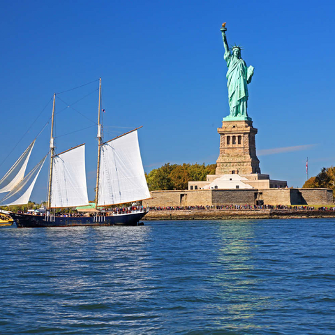 Segelschiff mit der Freiheitsstatue, Liberty Island, New York City, USA 200 Puzzle 3D Modell
