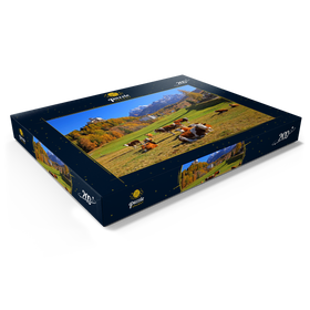 Darstellung des Puzzle Motivs Kühe auf der Weide mit Blick zum Schloss Tarasp, Graubünden, Schweiz - Puzzleteile: 200