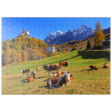 puzzleplate Kühe auf der Weide mit Blick zum Schloss Tarasp, Graubünden, Schweiz 200 Puzzle
