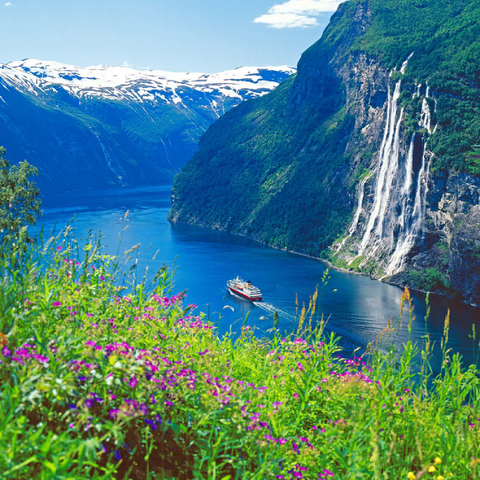 Geiranger Fjord und Sieben Schwestern Wasserfall, Mittelnorwegen, Norwegen 100 Puzzle 3D Modell