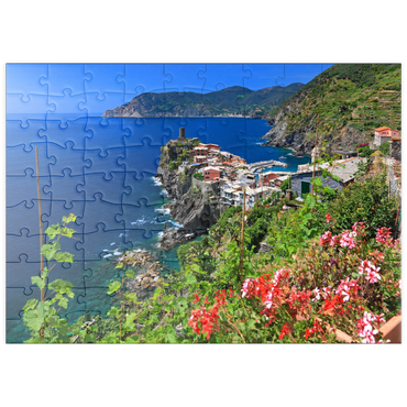 puzzleplate Küstenlandschaft mit Blick auf Vernazza, Italienische Riviera, Cinque Terre, Ligurien, Italien 100 Puzzle
