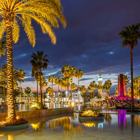 Brunnen mit Palmen am Abend, Aqaba, Golf von Aqaba, Jordanien 100 Puzzle 3D Modell
