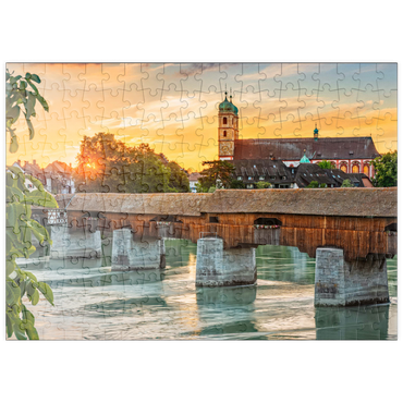 puzzleplate Überdachte Holzbrücke und Fridolinsmünster in Bad Säckingen bei Sonnenuntergang 200 Puzzle