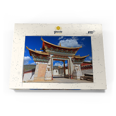 Westliches Eingangstor zum Kloster Ganden Songtsenling, Shangri-La Stadt, China 1000 Puzzle Schachtel Ansicht3