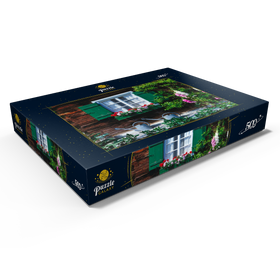 Darstellung des Puzzle Motivs Altes Bauernhausfenster in Oberbayern, Bayern, Deutschland - Puzzleteile: 500