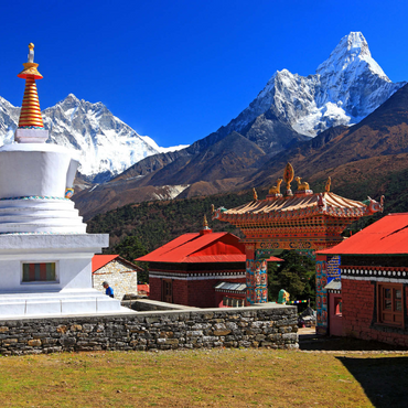 Stupa in der buddhistischen Klosteranlage Tengpoche gegen Mount Everest 1000 Puzzle 3D Modell