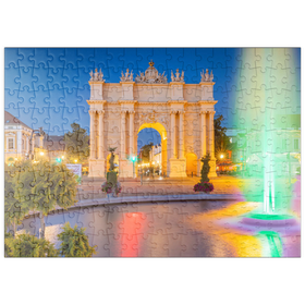 Darstellung des Puzzle-Motivs Brunnen vor dem Brandenburger Tor am Luisenplatz am Abend – Puzzleteile: 200