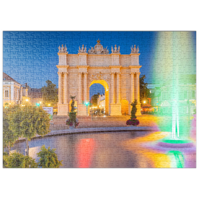 Darstellung des Puzzle-Motivs Brunnen vor dem Brandenburger Tor am Luisenplatz am Abend – Puzzleteile: 500