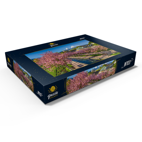 Blühende Kirschbäume, Kirschblüte im Kurgarten von Berchtesgaden mit dem Watzmann 1000 Puzzle Schachtel Ansicht1