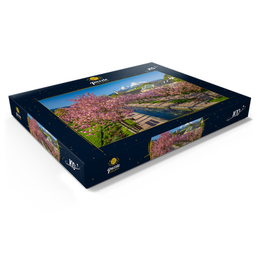 Blühende Kirschbäume, Kirschblüte im Kurgarten von Berchtesgaden mit dem Watzmann 100 Puzzle Schachtel Ansicht1