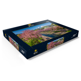 Alternative Darstellung des Puzzle-Motivs Blühende Kirschbäume, Kirschblüte im Kurgarten von Berchtesgaden mit dem Watzmann – Puzzleteile: 200
