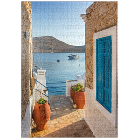 Darstellung des Puzzle-Motivs Gasse mit Blick zum Meer am Morgen, Hafenort Emborios, Insel Chalki, Griechenland – Puzzleteile: 1000