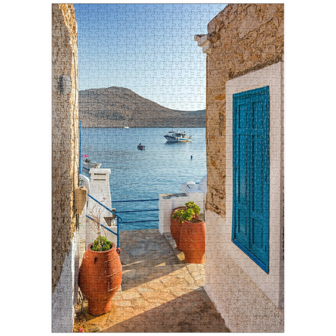 puzzleplate Gasse mit Blick zum Meer am Morgen, Hafenort Emborios, Insel Chalki, Dodekanes, Griechenland 1000 Puzzle