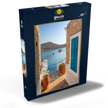 Gasse mit Blick zum Meer am Morgen, Hafenort Emborios, Insel Chalki, Dodekanes, Griechenland 100 Puzzle Schachtel Ansicht2