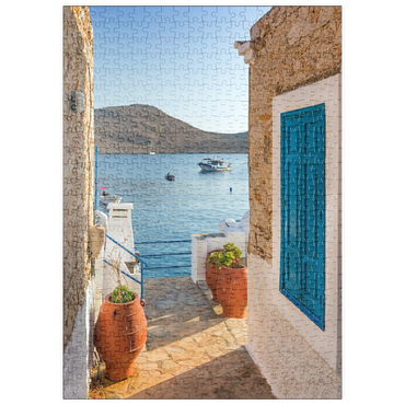 puzzleplate Gasse mit Blick zum Meer am Morgen, Hafenort Emborios, Insel Chalki, Dodekanes, Griechenland 500 Puzzle