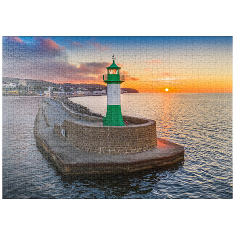 puzzleplate Leuchtturm bei Sonnenaufgang an der Hafenmole, Ostmole an der Hafeneinfahrt zum Stadthafen 1000 Puzzle
