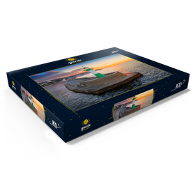 Darstellung des Puzzle Motivs Leuchtturm bei Sonnenaufgang an der Hafenmole - Puzzleteile: 100