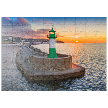 puzzleplate Leuchtturm bei Sonnenaufgang an der Hafenmole, Ostmole an der Hafeneinfahrt zum Stadthafen 100 Puzzle