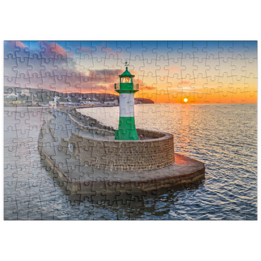 puzzleplate Leuchtturm bei Sonnenaufgang an der Hafenmole, Ostmole an der Hafeneinfahrt zum Stadthafen 200 Puzzle