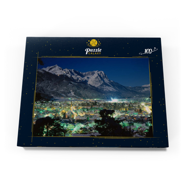 Blick über Garmisch-Partenkirchen zur Zugspitzgruppe (2962m) bei Nacht, Oberbayern 100 Puzzle Schachtel Ansicht3