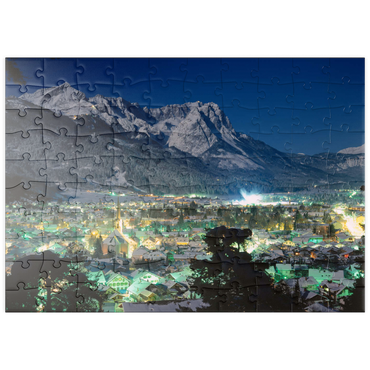 puzzleplate Blick über Garmisch-Partenkirchen zur Zugspitzgruppe (2962m) bei Nacht, Oberbayern 100 Puzzle