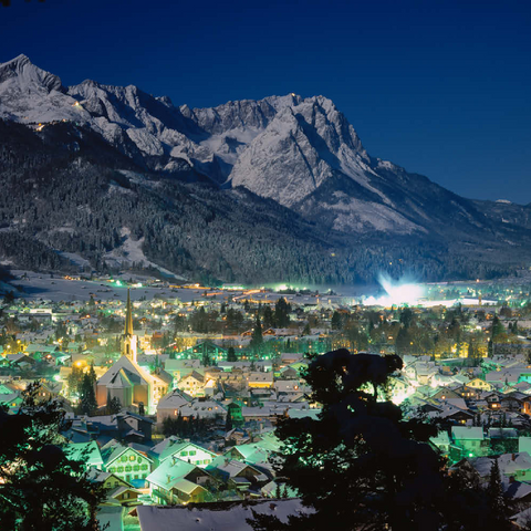 Blick über Garmisch-Partenkirchen zur Zugspitzgruppe (2962m) bei Nacht, Oberbayern 200 Puzzle 3D Modell