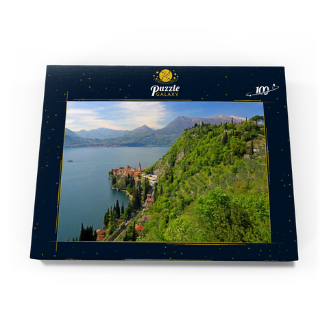Blick auf den See, den Ort und zum Kastell Vezio, Varenna, Comer See, Provinz Lecco, Lombardei, Italien 100 Puzzle Schachtel Ansicht3